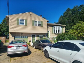 39 Kerri Lyn Rd, Warwick, RI 02889