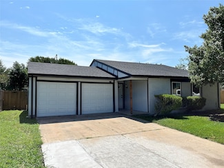 2517 Clearwood Dr, Arlington, TX 76014