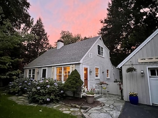163 Chestnut St, Camden, ME 04843