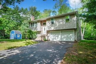69 Fernwood Dr, Simsbury, CT 06070