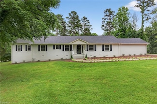 104 Shawnee Cir, Lexington, NC 27295