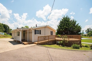 191 Lake Emory Rd, Franklin, NC 28734