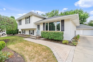 371 Whiteside Dr, Joliet, IL 60435
