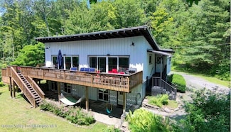 27 Crosswell Manor Dr, Shokan, NY 12481