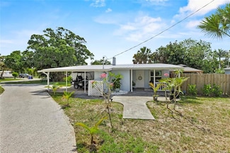 3125 NE Lake Ave, Jensen Beach, FL 34957