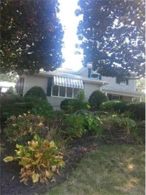 11 Oakwood Dr, Sterling, MA 01564