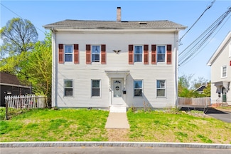 110 Pleasant St, Lincoln, RI 02865