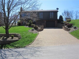 332 Lincoln Hall Rd, Elizabeth, PA 15037