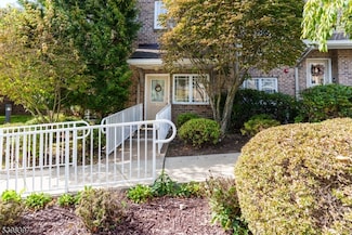 11 Wilshire Terrace, Kinnelon, NJ 07405