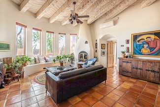 33 Moya Loop, Santa Fe, NM 87508