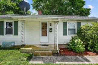 74 Gerald St, Riverside, RI 02915