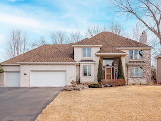 10536 Bluff Rd, Eden Prairie, MN 55347