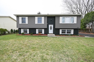 430 Garnett Ave, Winthrop Harbor, IL 60096