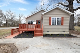 407 W 4th St, Blackstone, VA 23824