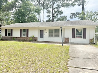 5 Ossabaw Rd, Savannah, GA 31410
