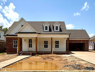 1347 Creekside Ln, Hernando, MS 38632