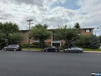 289 Valley Blvd Unit 2B, Wood Ridge, NJ 07075