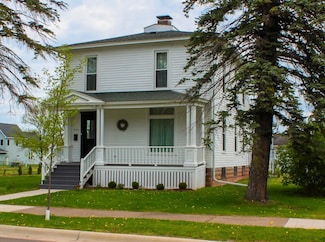 922 Vaughn Ave, Ashland, WI 54806