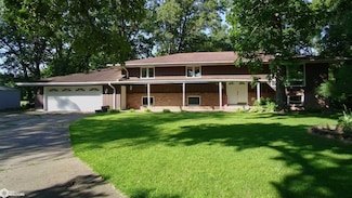 11779 Greenwood Dr, Burlington, IA 52601