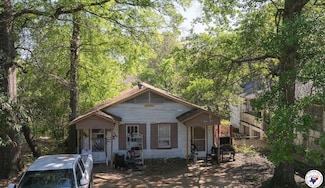 906 E 10th St, Texarkana, AR 71854