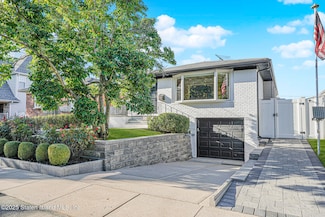 159 Thomas St, Staten Island, NY 10306