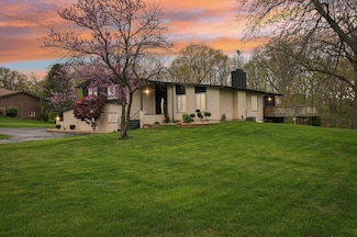 11702 Center Dr, Lemont, IL 60439