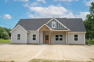 825B College St, Portland, TN 37148