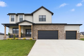 6035 S Clay Ave, Springfield, MO 65810