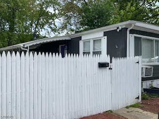 11 3rd St, Wayne, NJ 07470