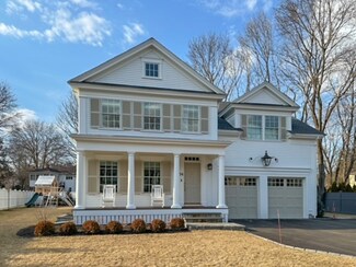 34 Chesterton Rd, Wellesley Hills, MA 02481