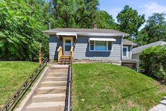 425 N 6th St, Council Bluffs, IA 51503