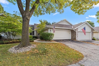 102 E Sutton Place Unit B, Waukesha, WI 53188