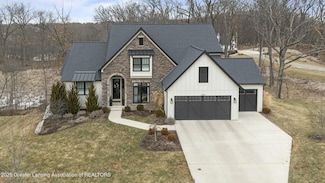 6080 Southridge Rd, East Lansing, MI 48823