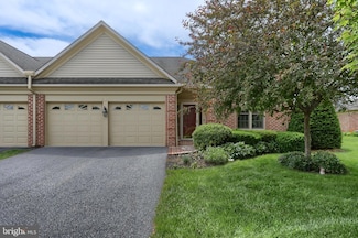 125 Almond Dr, Hershey, PA 17033