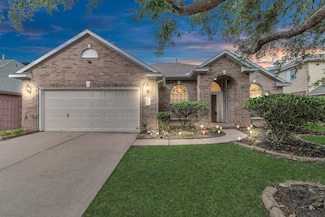 2034 Holly Glade Ln, Sugar Land, TX 77498