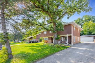 365 Oswego St, Park Forest, IL 60466