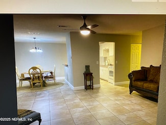 3923 Harbor View Dr, Jacksonville, FL 32208