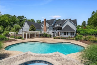 38 Miss Fry Dr, East Greenwich, RI 02818