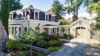21 Cherry St, Newport, RI 02840