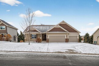 674 Jutland Ave, Shakopee, MN 55379