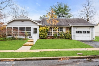 33 Poinsetta Ct, Lakewood, NJ 08701