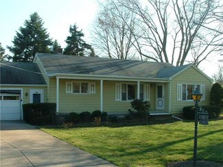 884 Balmer Rd, Youngstown, NY 14174