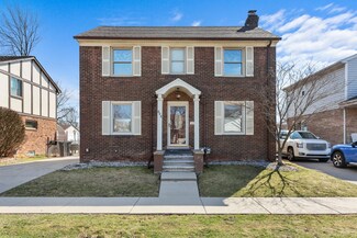 523 Orange St, Wyandotte, MI 48192