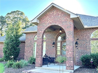 8058 Champions Way, Pineville, LA 71360