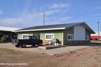1003 5th Ave W, Lemmon, SD 57638