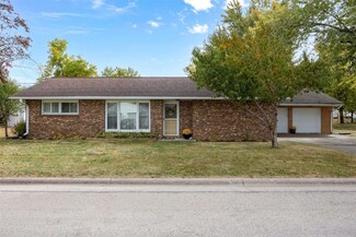 206 N Linn St, Mechanicsville, IA 52306