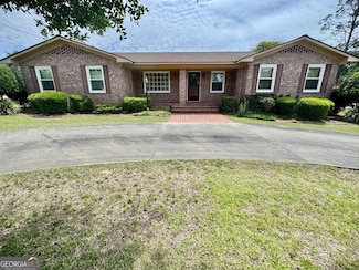 839 Golf Dr, Swainsboro, GA 30401