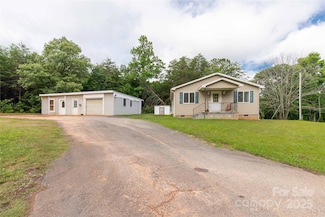 698 Leagan Dr, Blacksburg, SC 29702
