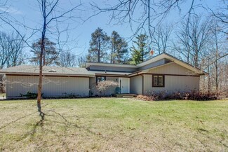 13975 Riker Rd, Chelsea, MI 48118