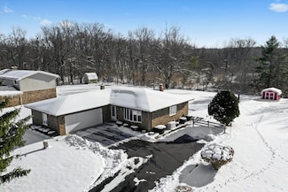 2033 E Hickory St, Crete, IL 60417